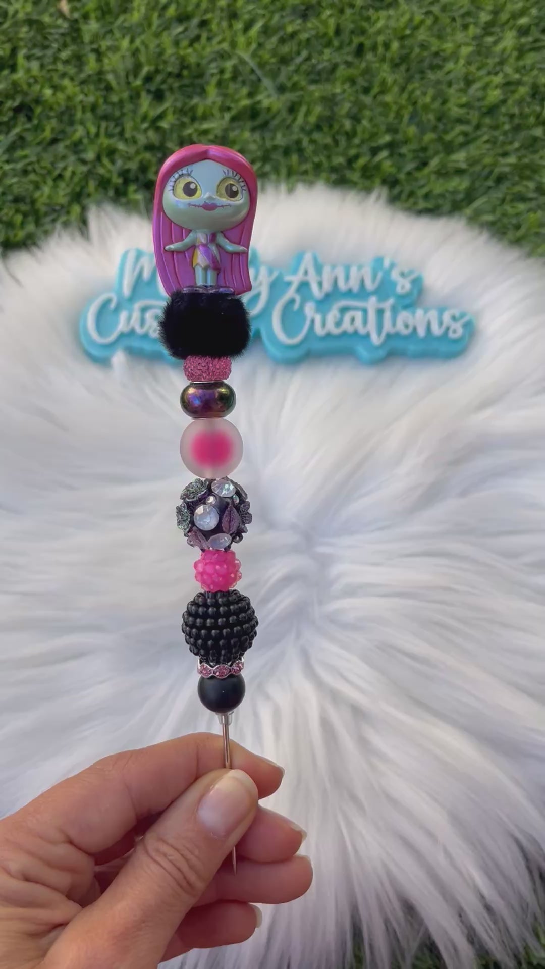 Sally Beaded Weeding Tool